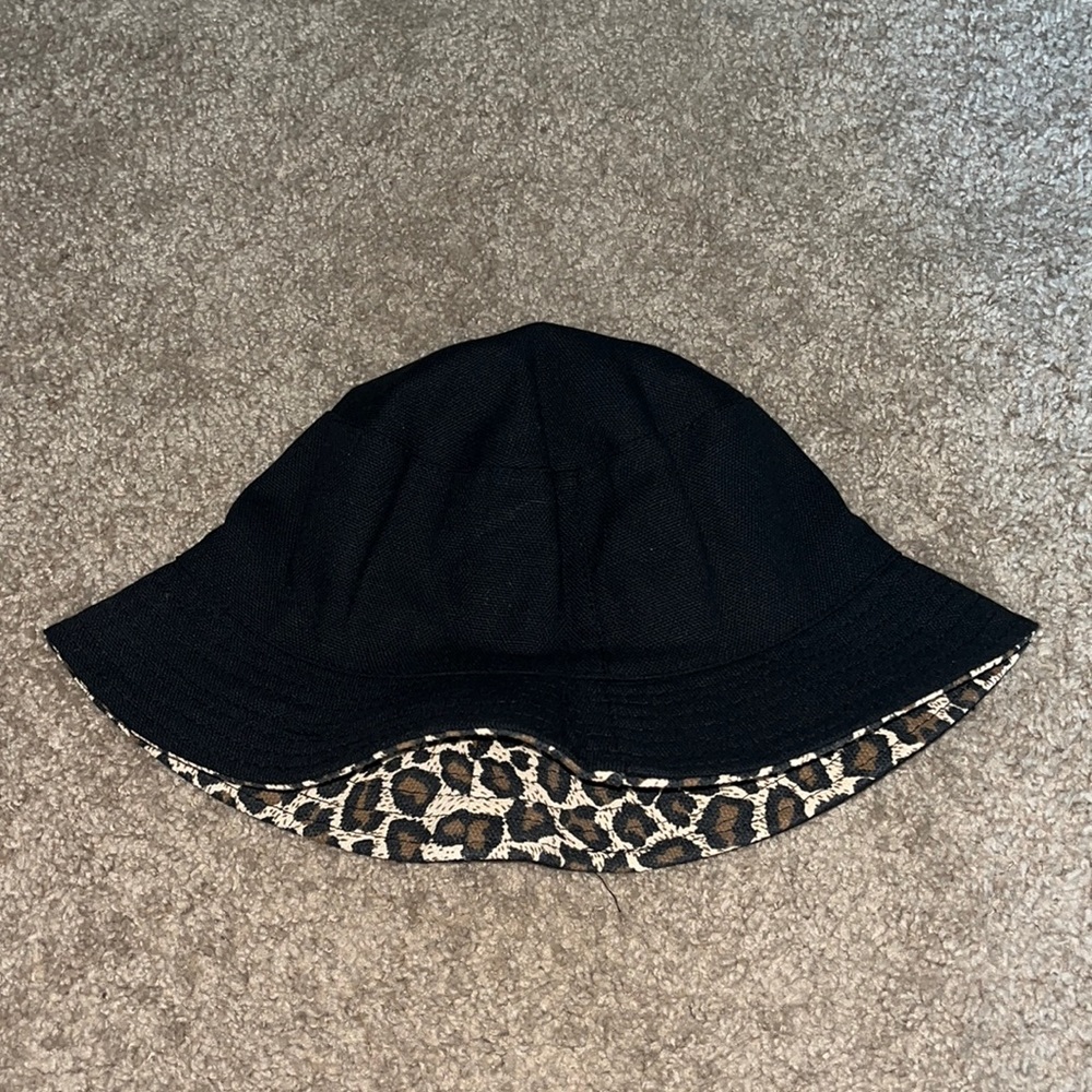 Princess Polly reversible hat